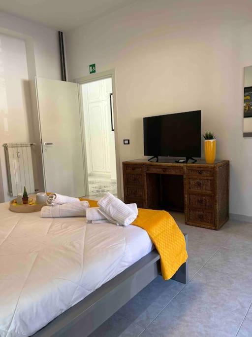 3 Fermate Dal Colosseo - Casa Vacanze Elena - 50 M Da Metro Garbatella Roma Exterior foto