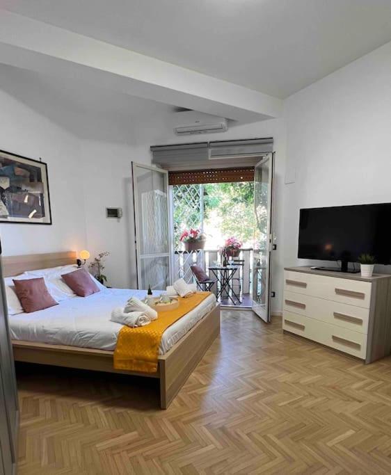 3 Fermate Dal Colosseo - Casa Vacanze Elena - 50 M Da Metro Garbatella Roma Exterior foto